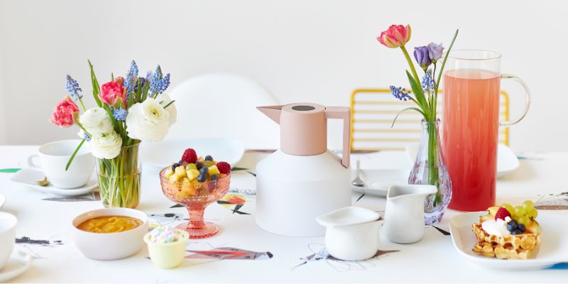 How to style flowers for a spring dining table