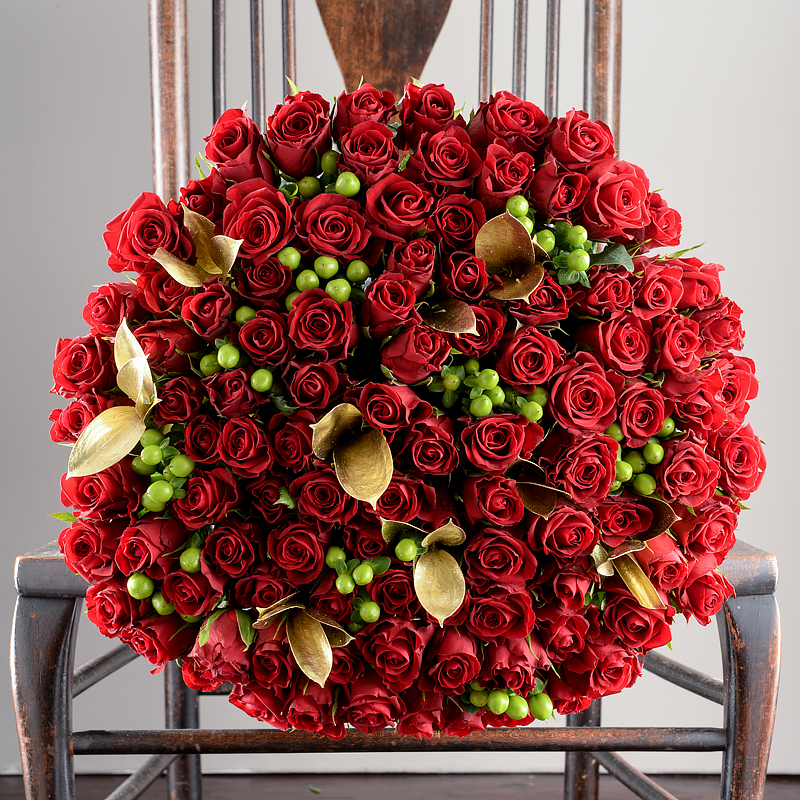 100 Christmas Roses