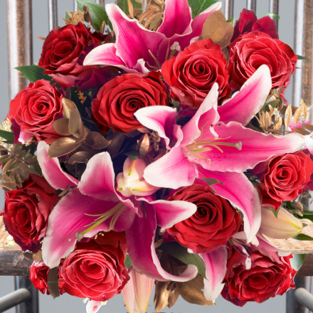 Festive Lily & Rose Lux