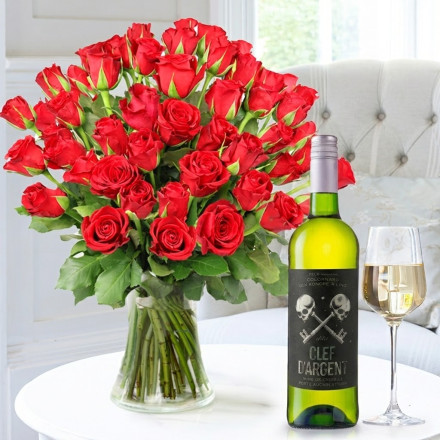 50 Red Roses & Clef D'Argent Sauvignon Blanc (75cl)