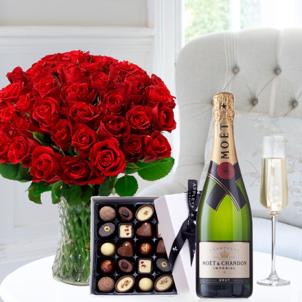 50 Classic Red Roses, Moët & Chandon & 25 Chocolates
