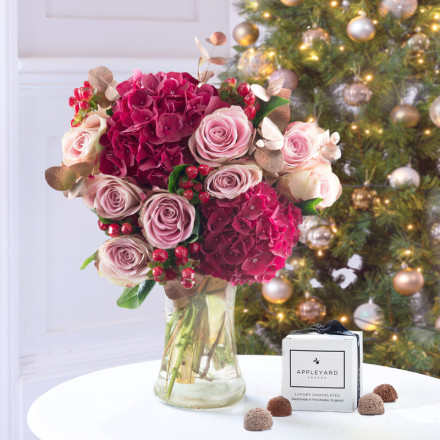 Christmas Hydrangea & 6 Mixed Truffles