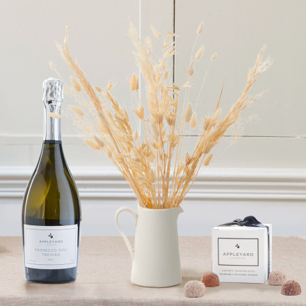 Natural Whites, Appleyard Prosecco 75cl & 6 Mixed Truffles