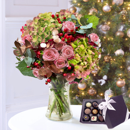 Christmas Hydrangea & Box of 9 Chocolates