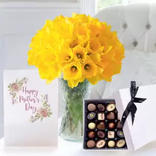 100 Daffodils, 25 Luxury Chocolates & Mother's Day Card