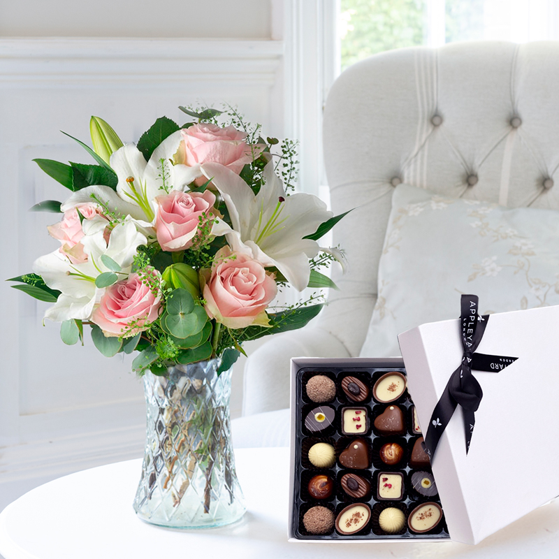 Flowers & Chocolates Simply Pink Rose & Lily & 25 Appleyard Truffles - - Next Day Flower & Gift Delivery UK - Appleyard London