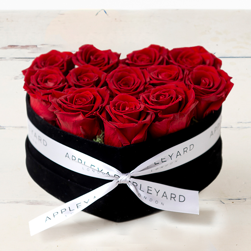 ForeverRose Heart Hatbox - Lasts A Year - Hatbox Flowers - Preserved Roses - Flower Bouquet - Next Day Flower Delivery UK - Appleyard London